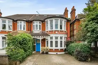 62 Selborne Road, photo 3