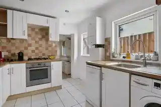 62 Station Road, photo 3