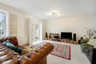 62 Westmount Close, photo 2