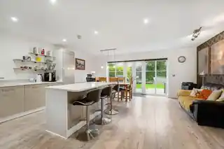62 Westmount Close, photo 3