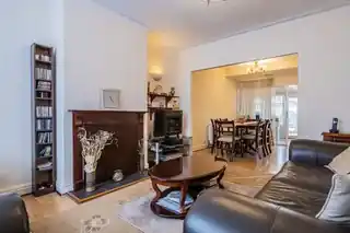 62 Whittington Avenue, photo 2