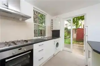 62A Cephas Avenue, photo 3
