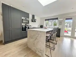63 Burns Avenue, photo 4