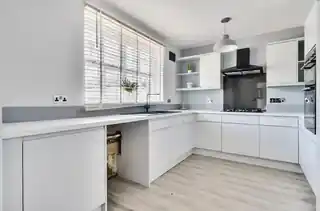 63 Grovebury Road, photo 2