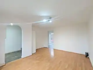 63 Grovestile Waye, photo 2