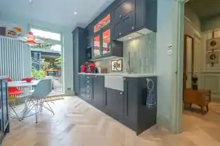 63 Leslie Road, photo 2