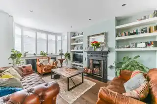 63 Manor Drive North, photo 2