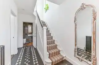 63 Manor Drive North, photo 4
