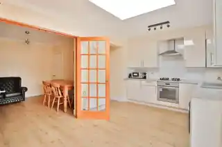 63 Queens Road, photo 2