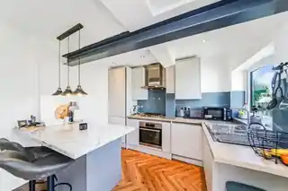 63 Russell Road, photo 3