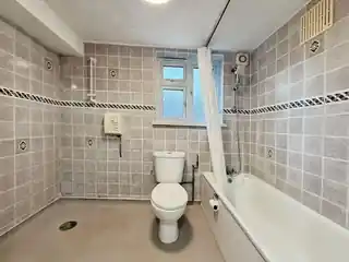 63 Strone Road, photo 3