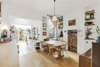 63A Elsinore Road, photo 3
