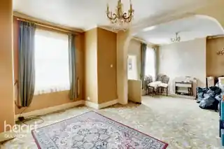 63A Hurstbourne Road, photo 3