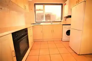 64 Admaston Road, photo 2