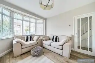 64 Amery Gardens, photo 4