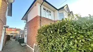 64 Amesbury Road, photo 2
