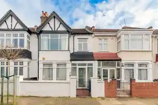 64 Bertram Road, photo 3