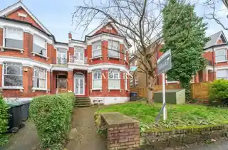 64 Colney Hatch Lane, photo 2