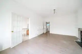 64 Colney Hatch Lane, photo 4