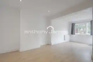 64 Elsa Road, photo 2