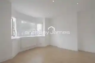 64 Elsa Road, photo 3