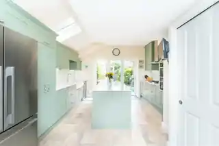 64 Enfield Road, photo 2