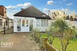 64 Ewellhurst Road, photo 3