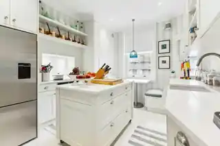 64 Hamlet Gardens, photo 4