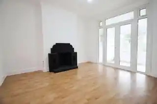 64 Imperial Drive, photo 4