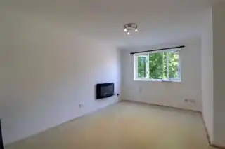 64 Magpie Close, photo 3