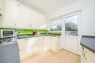 64 Pembroke Avenue, photo 3