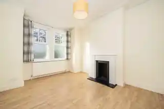 65 Bollo Lane, photo 2