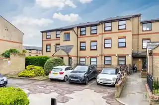 65 Edmeston Close, photo 2