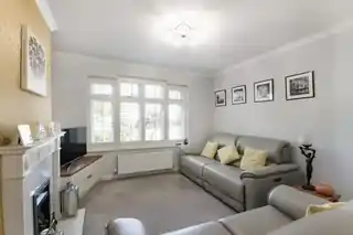 65 Hurlingham Road, photo 3