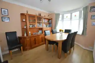 65 Lyndhurst Avenue, photo 4