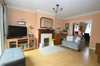 65 Lyndhurst Avenue, photo 2