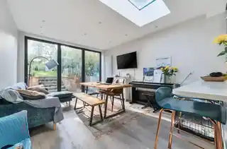 65 Sebright Road, photo 3