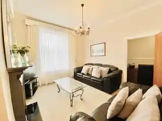 65 Sussex Way, photo 2