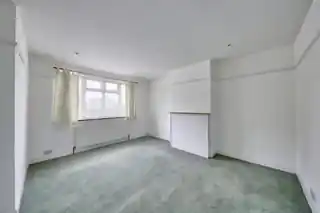 65A Stonecot Hill, photo 3