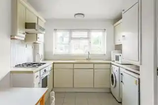 66 Abinger Avenue, photo 4