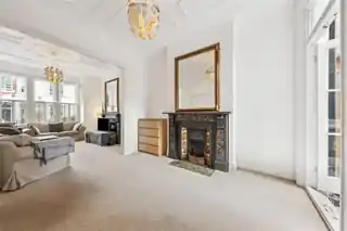 66 Broxash Road, photo 2