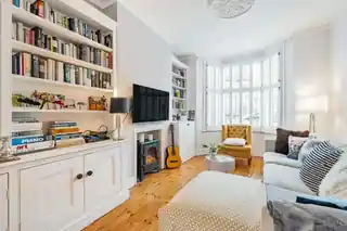66 Ormeley Road, photo 2