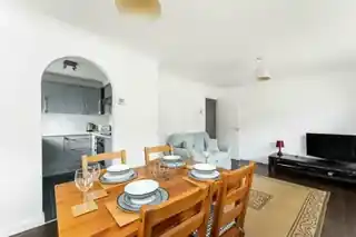 66 Victory Road, photo 3
