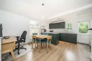 66A Burnbury Road, photo 4
