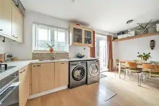 67 Abbey Avenue, photo 3