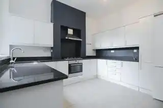 67 Elm Grove Road, photo 4