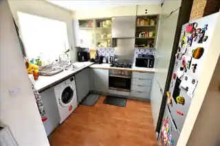 67 Elvedon Road, photo 3