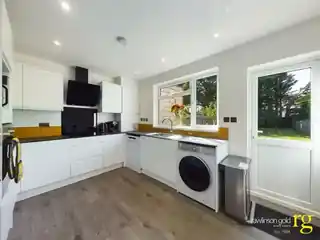 67 Hampden Road, photo 2