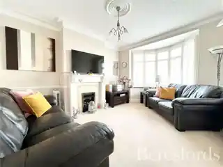 67 Kenilworth Gardens, photo 3