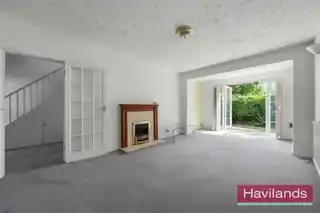 67 Lowther Drive, photo 3